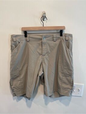 Duluth Trading Co Womens Dry on the Fly 10" Shorts Size 18 khaki outdoors hiking